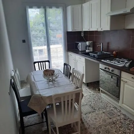 Будинок відпочинку Maison Avec Jardin Каркассонн